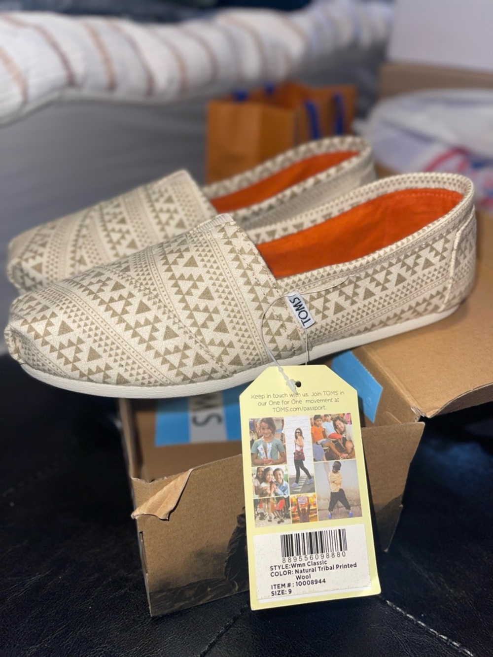 TOMS Women’s Tribal Printed Classics - Cream with Orange Lining